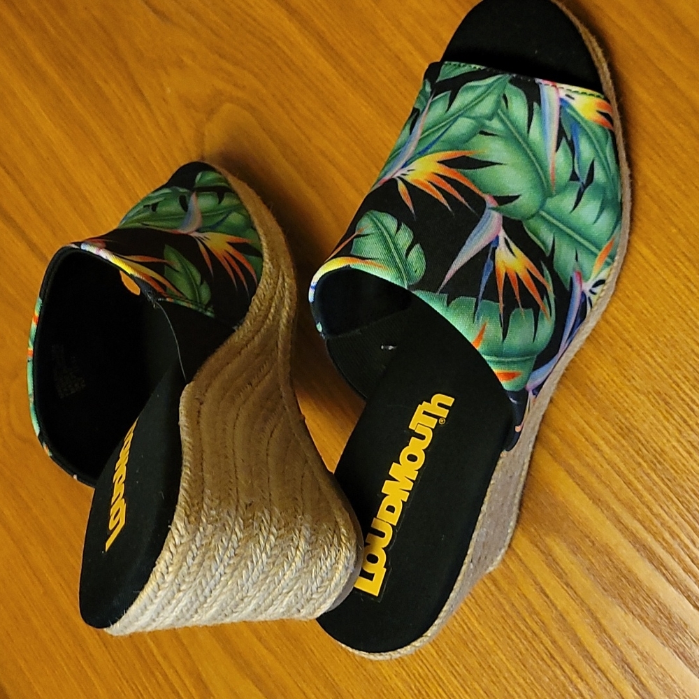 NEW sz. 10M Women's Loudmouth Wedges
